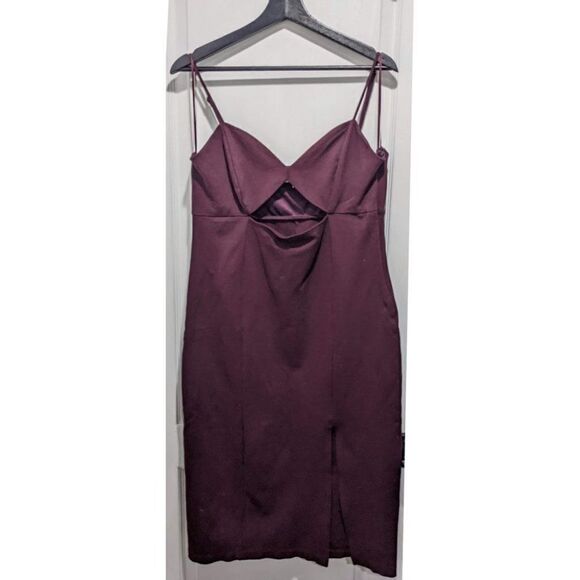 New socialite | Sleeveless Cutout Midi Dress in Wine - Picture 2 of 10
